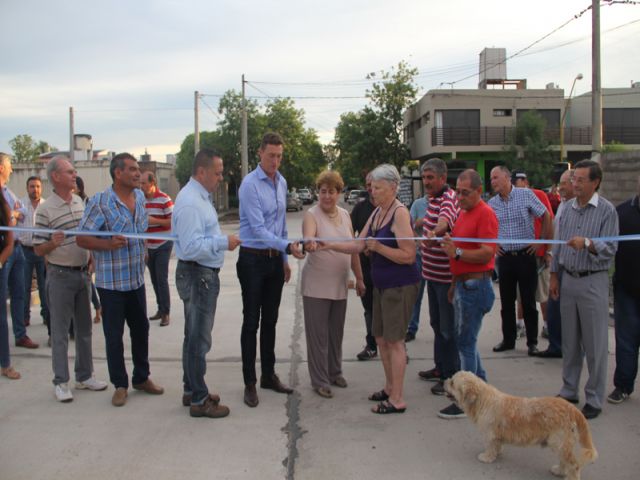 El intendente García Aresca inauguró oficialmente la primera obra realizada con la Planta Hormigonera Municipal