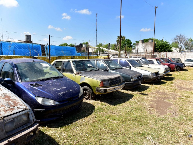 El municipio rematará cerca de cien vehículos retenidos años atrás