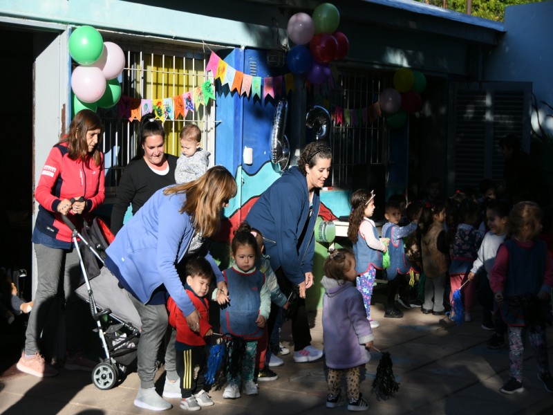 La Guardería Paula Albarracín de Sarmiento celebró su 43º Aniversario con un acto conmemorativo