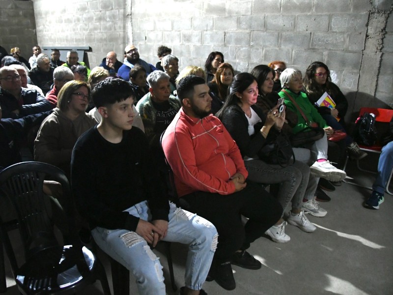 Bernarte se reunió con vecinos de barrio Sarmiento para analizar la realidad del sector