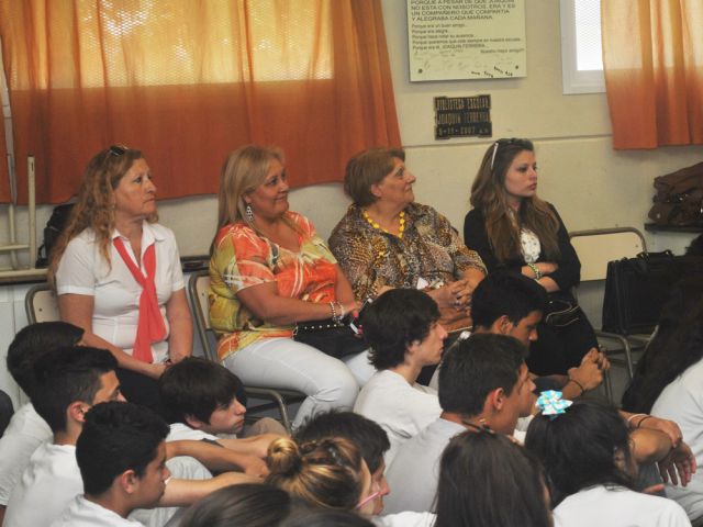 Charla de prevención sobre violencia en el noviazgo en IPEM 315