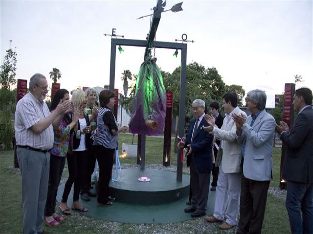 El municipio acompañó la inauguración de la Campana de la Paz 