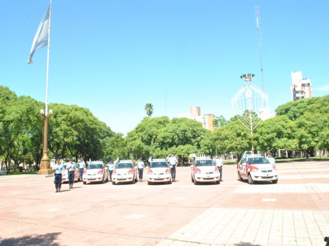 Se entregaron nuevos móviles policiales