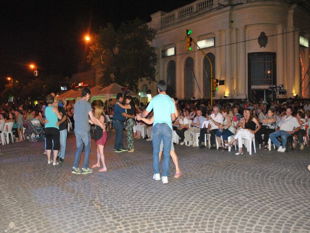 Una nueva noche de la Peatonal San Francisco