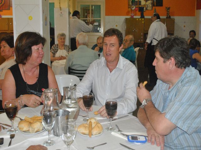 Almuerzo  de fin de año con los abuelos del Hogar de Ancianos Enrique J. Carrá