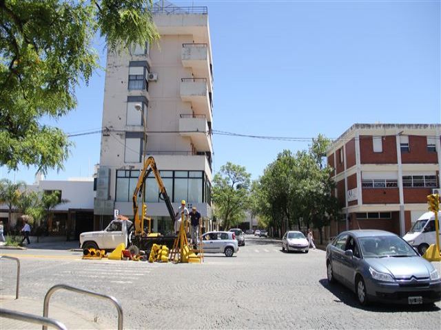 Semáforos de cuenta regresiva en el microcentro de la ciudad