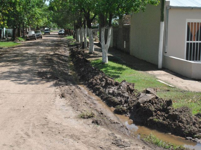 Cuadrillas municipales siguen trabajando en distintos sectores de la ciudad