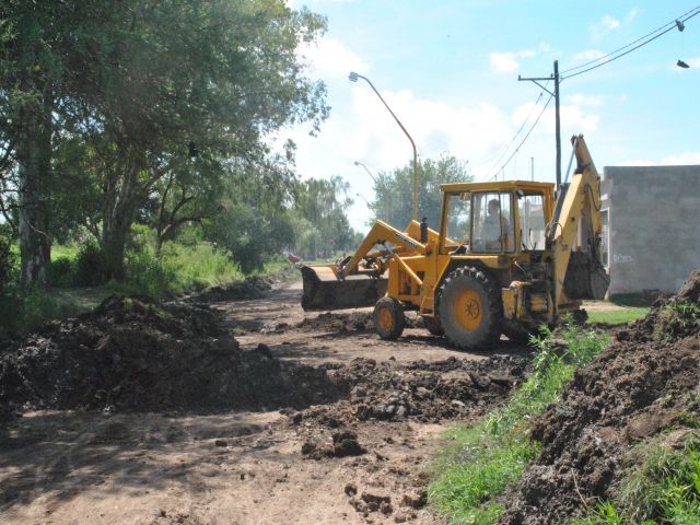 Cuadrillas municipales siguen trabajando en distintos sectores de la ciudad