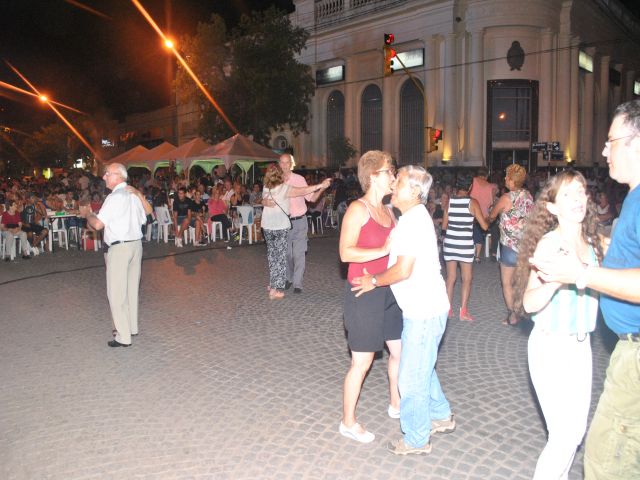 El Centro Cívico fue escenario de una nueva noche de la peatonal