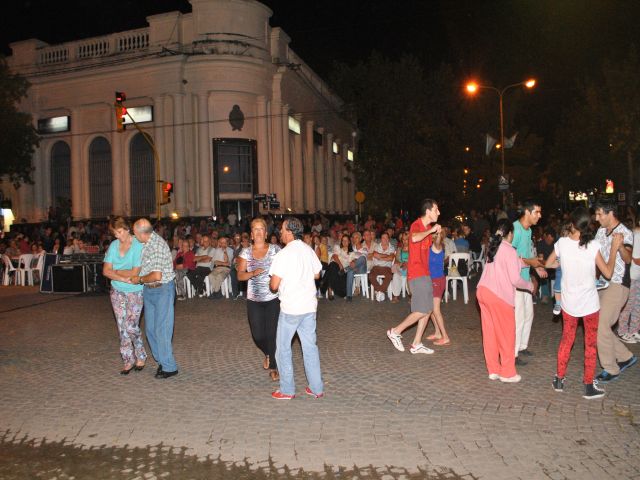 Otro exitoso domingo de  peatonal