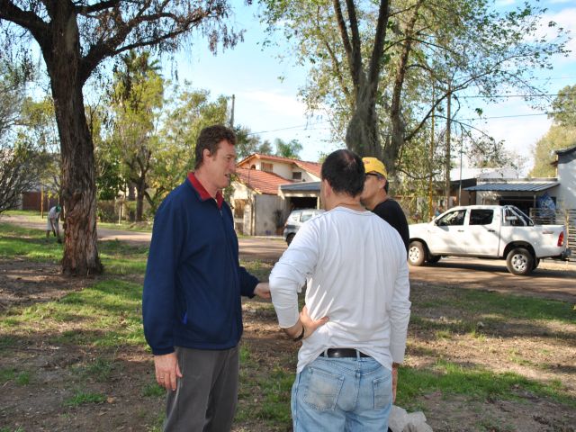 El intendente García Aresca participó de la reforestación de Plaza El Prado 
