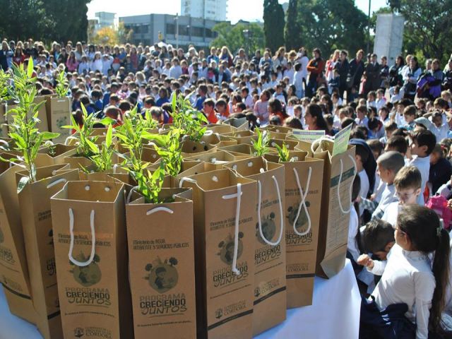 García Aresca participó del lanzamiento del programa Creciendo Juntos