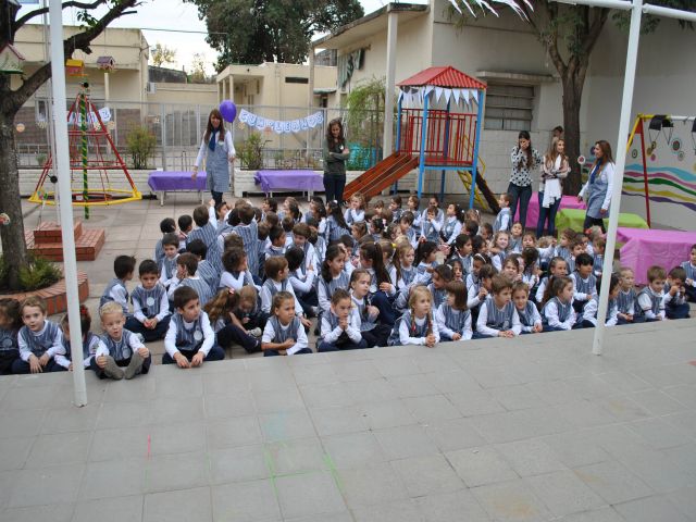 El Jardín de Infantes de la Esc. Sarmiento festejó su 50º aniversario 