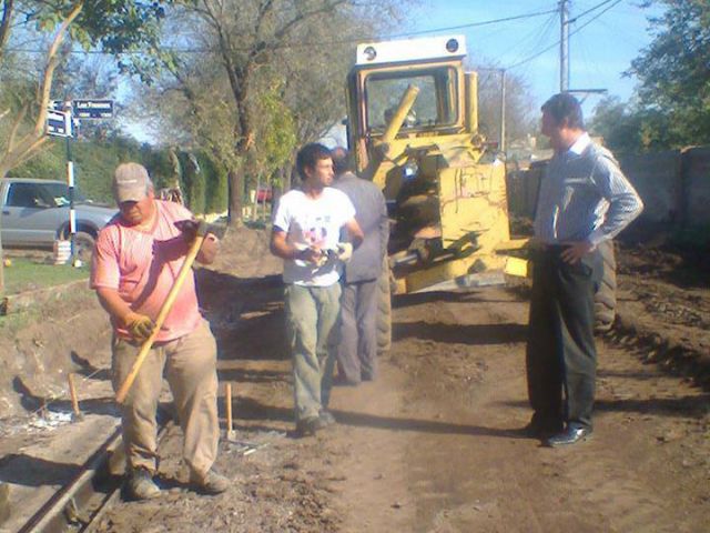 Se realiza obra de cordón cuneta en barrio El Prado
