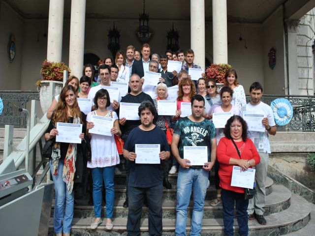 El municipio entregó 35 nuevos microcréditos a emprendedores