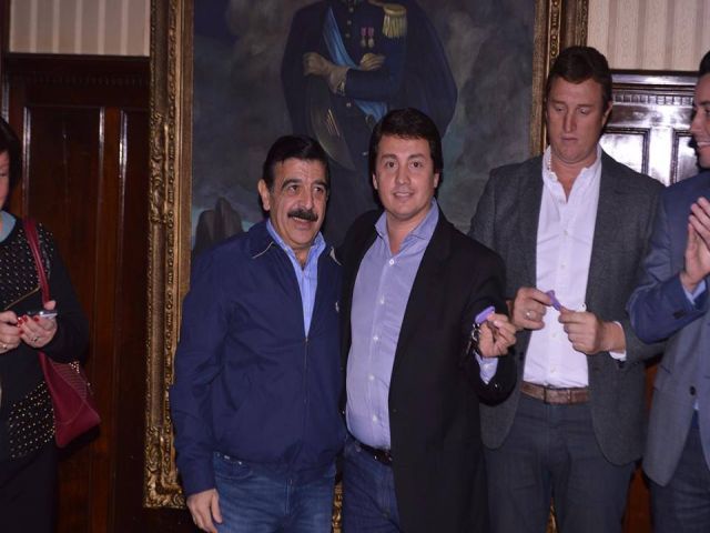 La provincia entregó maquinaria, aportes y se firmó convenio para la ciudad