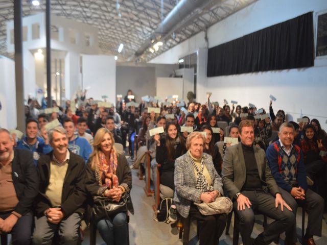 Se realizó la entrega de la primera cuota de los Créditos Solidarios 2015 