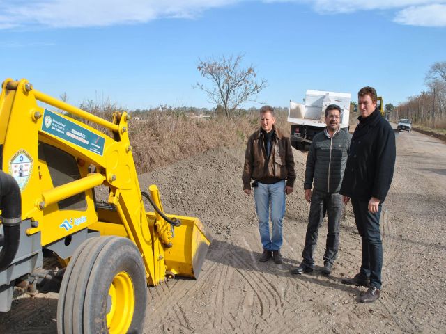 La Secretaría de Serv. Públicos sigue trabajando en el mejorado de Av. Juan de Garay