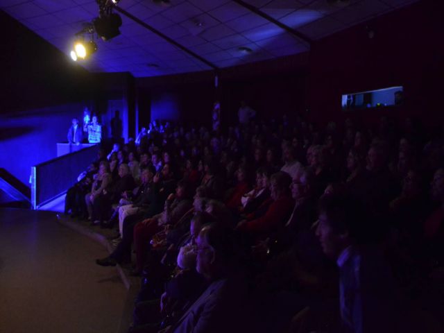Exitosa presentación de la cantante francesa Alex Pandev