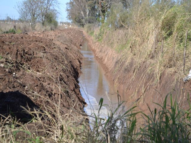 El intendente Llaryora supervisó obras hídricas en la ciudad