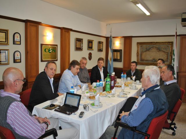 El intendente se reunió con autoridades del CES