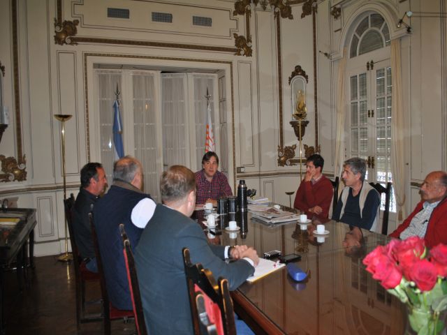 Llaryora estuvo con integrantes de la Sociedad Rural San Francisco