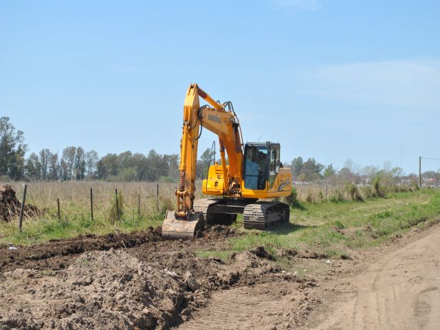 Llaryora supervisó obras de canalización en Av. Rosario de Santa Fe