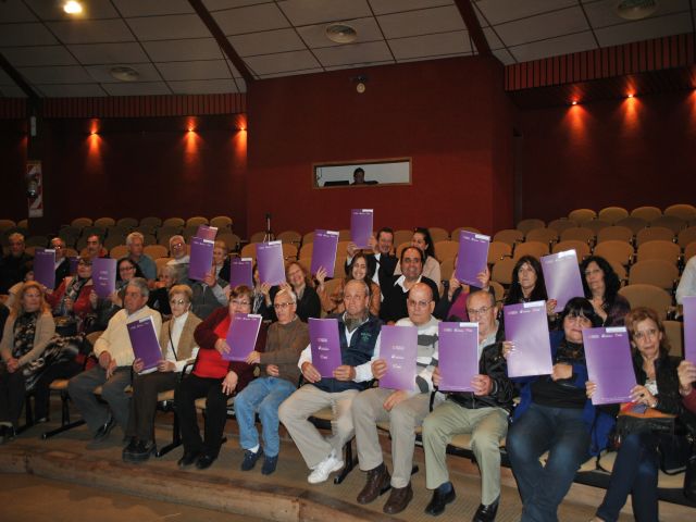 Llaryora entregó 23 escrituras sociales