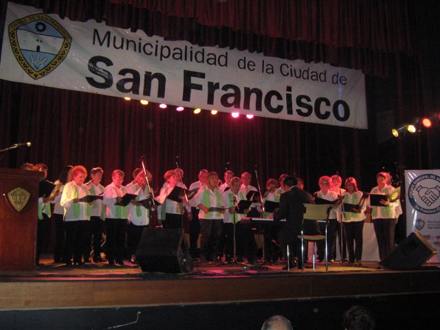 A teatro lleno se festejo el Día Internacional del Adulto Mayor