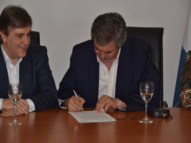 Firmaron convenio para construir el jardín de infantes de la escuela Mitre