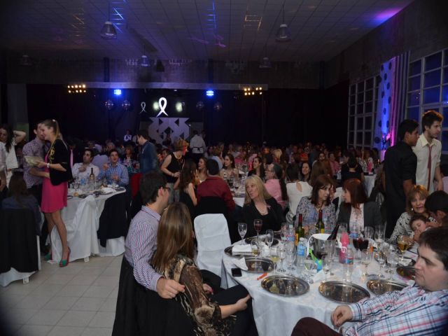 Llaryora estuvo presente en la Gala Rosa 2015 