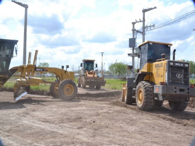 Llaryora recorrió obras en Brisas del Sur