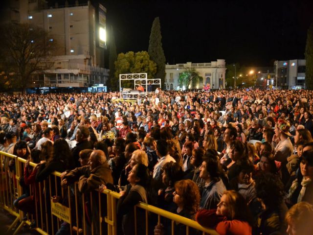 Multitudinario evento del Día de la Madre