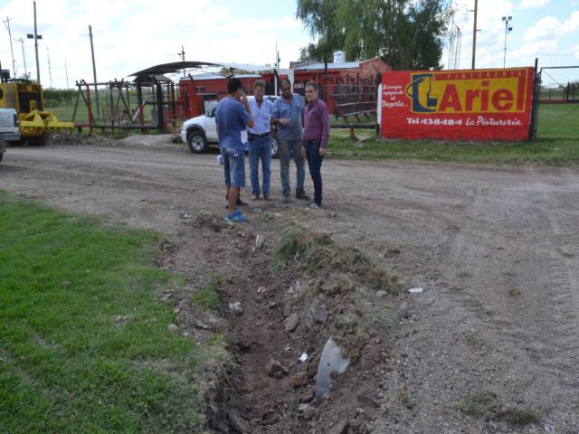 El intendente Martín Llaryora recorrió trabajos en barrio San Cayetano