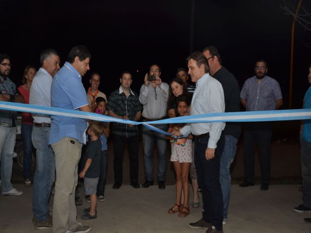 Llaryora inauguró SUM en barrio La Milka 