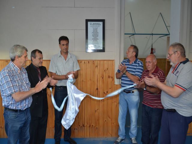 El municipio homenajeó a ex boxeadores