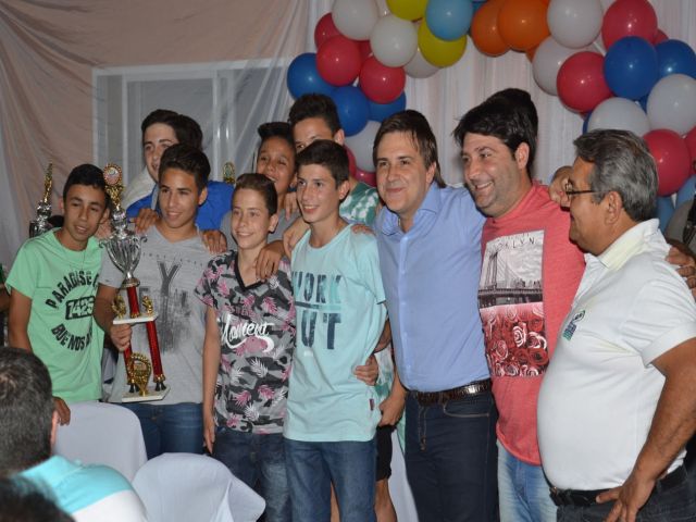 Llaryora participó del cierre de actividades de la Liga Infanto Juvenil