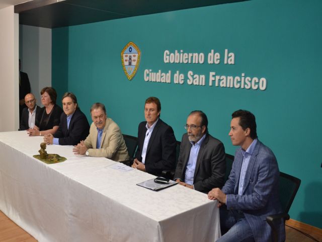 Municipio y provincia firmaron importantes convenios para obras de clocas y desagues