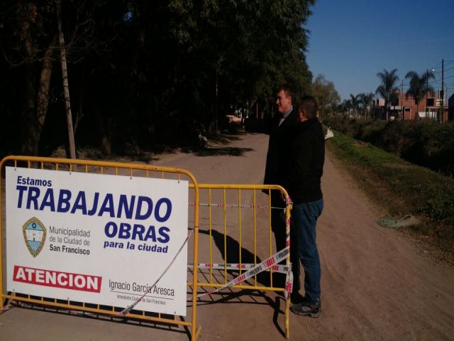 Bacheo y mantenimiento de Av. Primeros Colonizadores