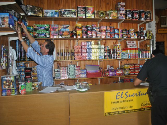 El municipio controla la venta de pirotecnia