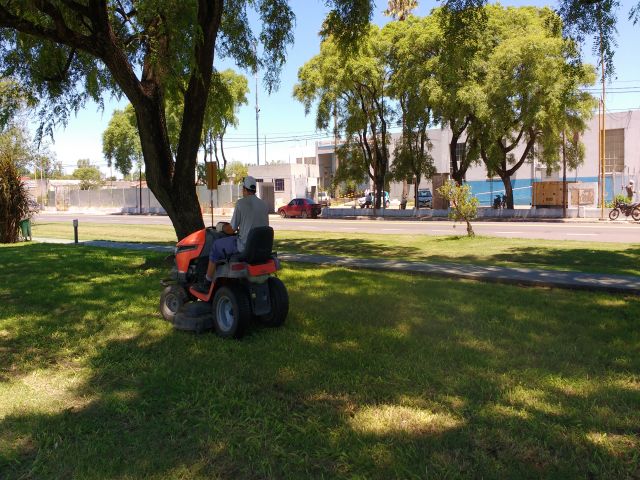 Mantenimiento de espacios verdes y arreglo de calles