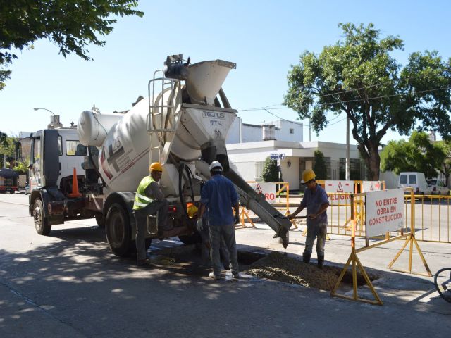 Continúa el Plan Integral de Bacheo y distintas tareas por la ciudad 