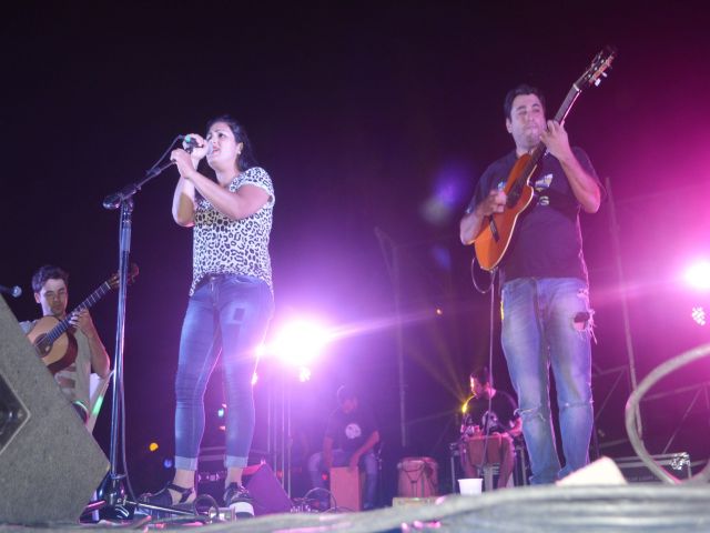 Con gran convocatoria se desarrolló la tercera noche de la Peatonal de la 25