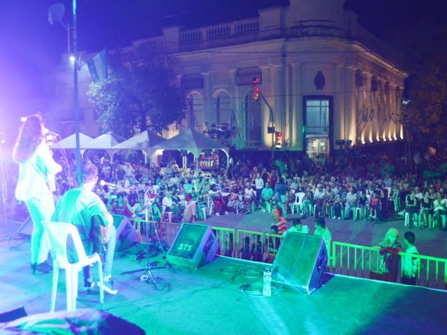 Con gran éxito se desarrolló la 5º noche de La Peatonal de la 25 