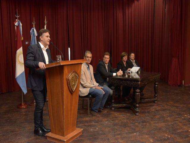 García Aresca gestiona la entrega de 100 nuevos Planes Vida Digna para San Francisco