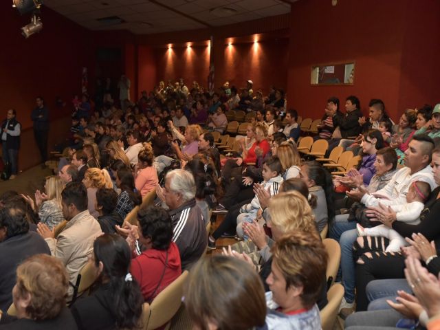 García Aresca gestiona la entrega de 100 nuevos Planes Vida Digna para San Francisco