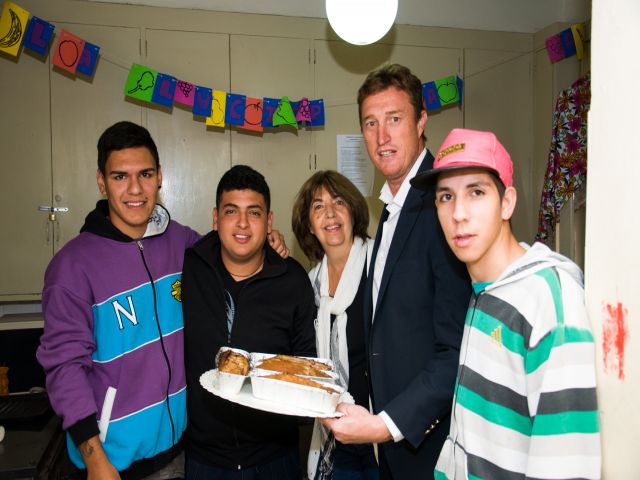El intendente García Aresca entregó subsidio a La Luciérnaga
