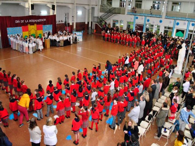 El intendente estuvo en los actos por el 9 de julio de Fasta Inmaculada Concepción