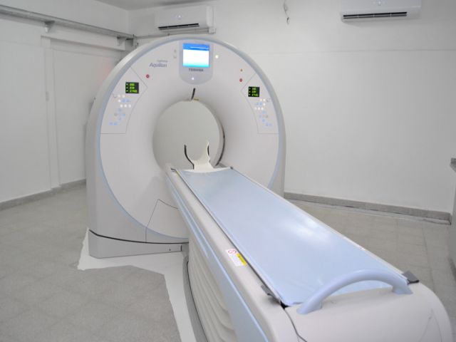 Llaryora y García Aresca inauguraron el tomógrafo del Hospital Iturraspe