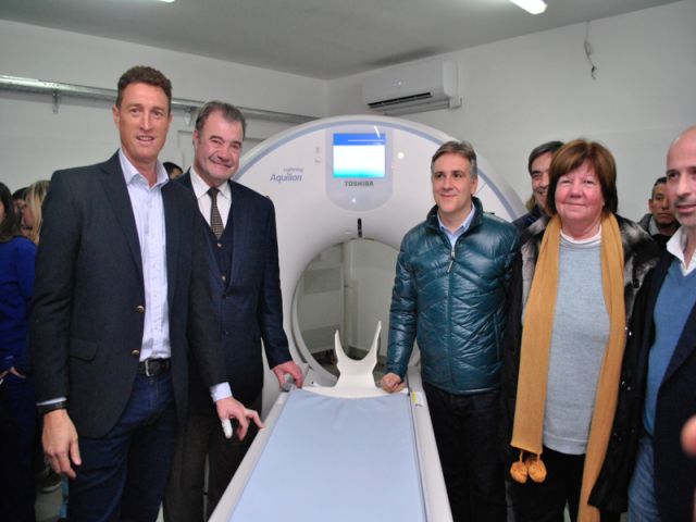 Llaryora y García Aresca inauguraron el tomógrafo del Hospital Iturraspe